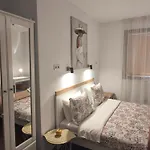 With Free Parking Apartament