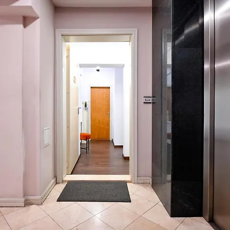 With Free Parking * فارنا